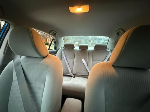 Used 2010 Toyota Corolla LE image 19