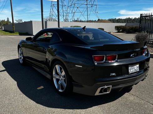 Used 2010 Chevrolet Camaro SS w/ RS Package RWD image 9