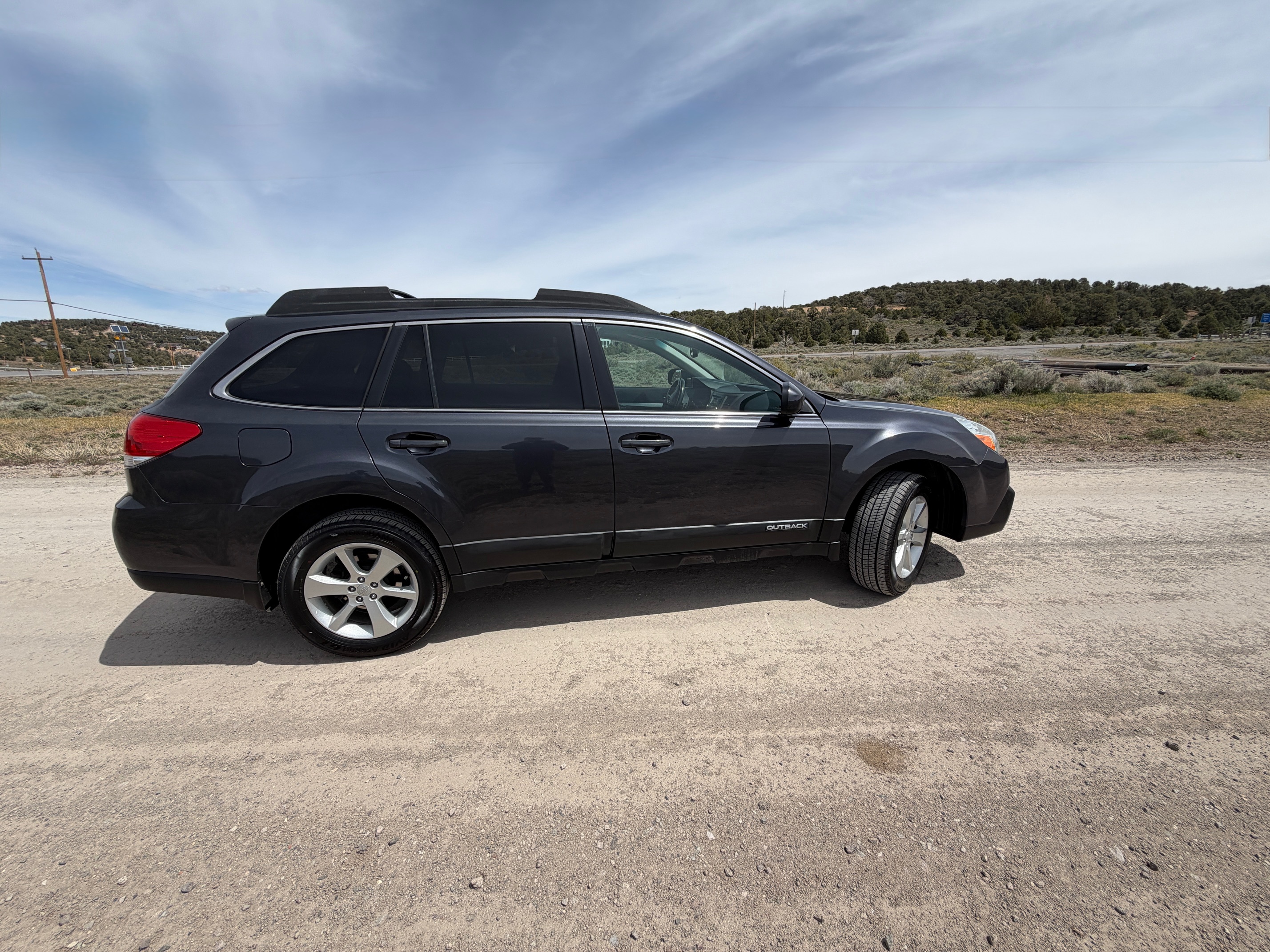 Used 2013 Subaru Outback 2.5i Premium w/ All-Weather Pkg AWD/4WD image 2