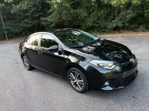 Used 2016 Toyota Corolla LE w/ Driver Convenience Package FWD image 2