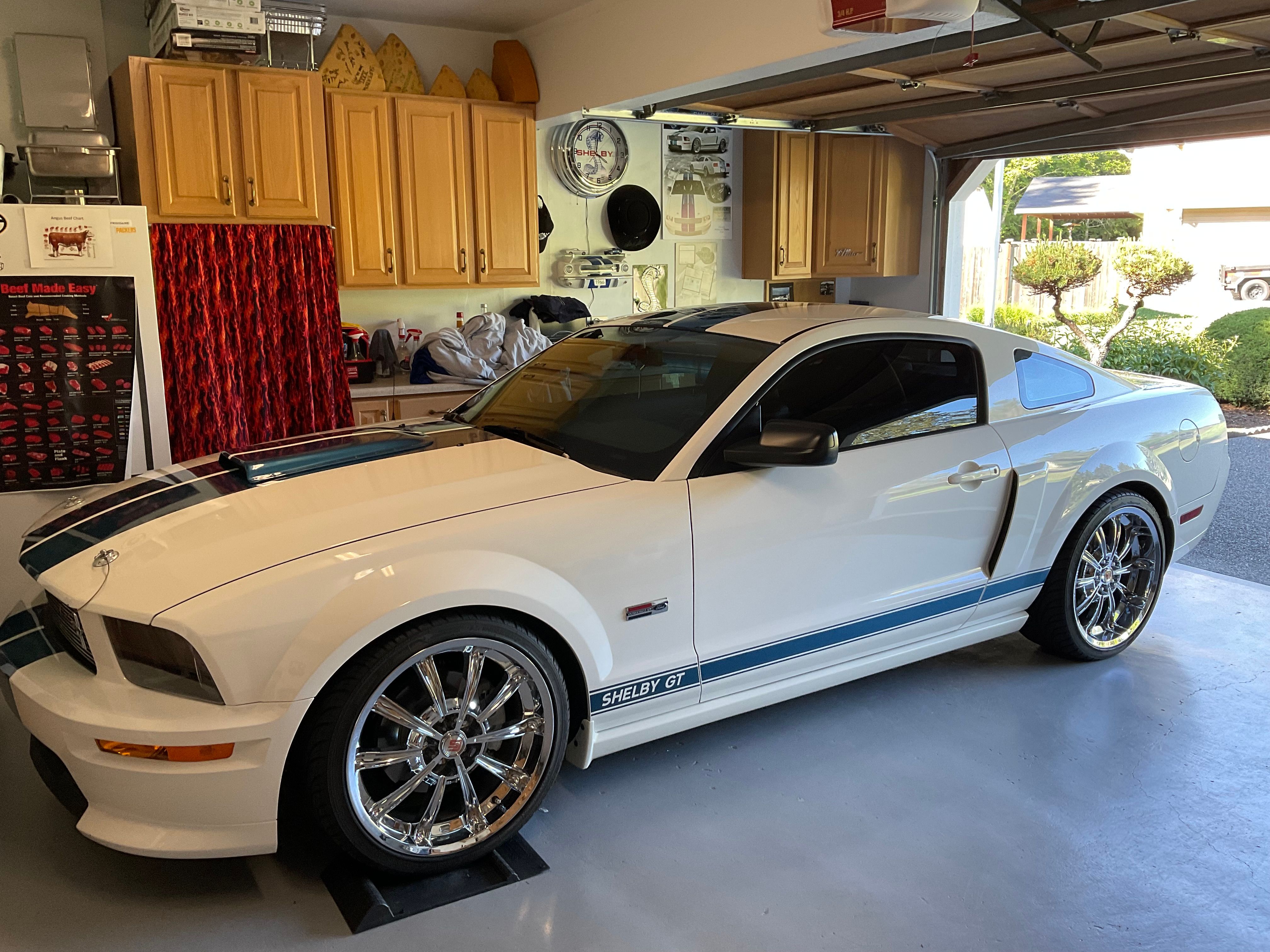 Used 2007 Ford Mustang GT Premium RWD image 4