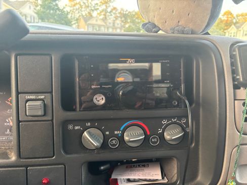 Used 2000 GMC Sierra 3500 2WD Crew Cab w/ SLE Marketing Option Pkg 3 image 11