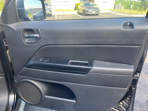 Used 2010 Jeep Patriot Sport FWD image 13