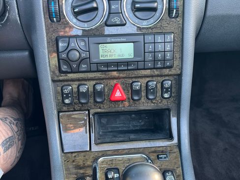 Used 2003 Mercedes-Benz SLK 32 AMG image 29