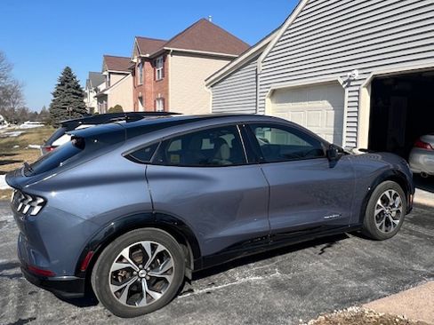 Used 2021 Ford Mustang Mach-E Premium image 6