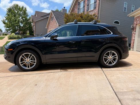 Used 2019 Porsche Cayenne S AWD/4WD image 5