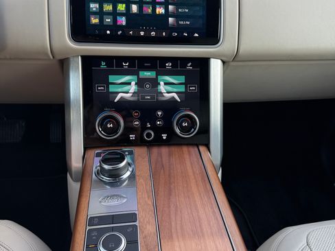 Used 2018 Land Rover Range Rover Long Wheelbase Supercharged image 11