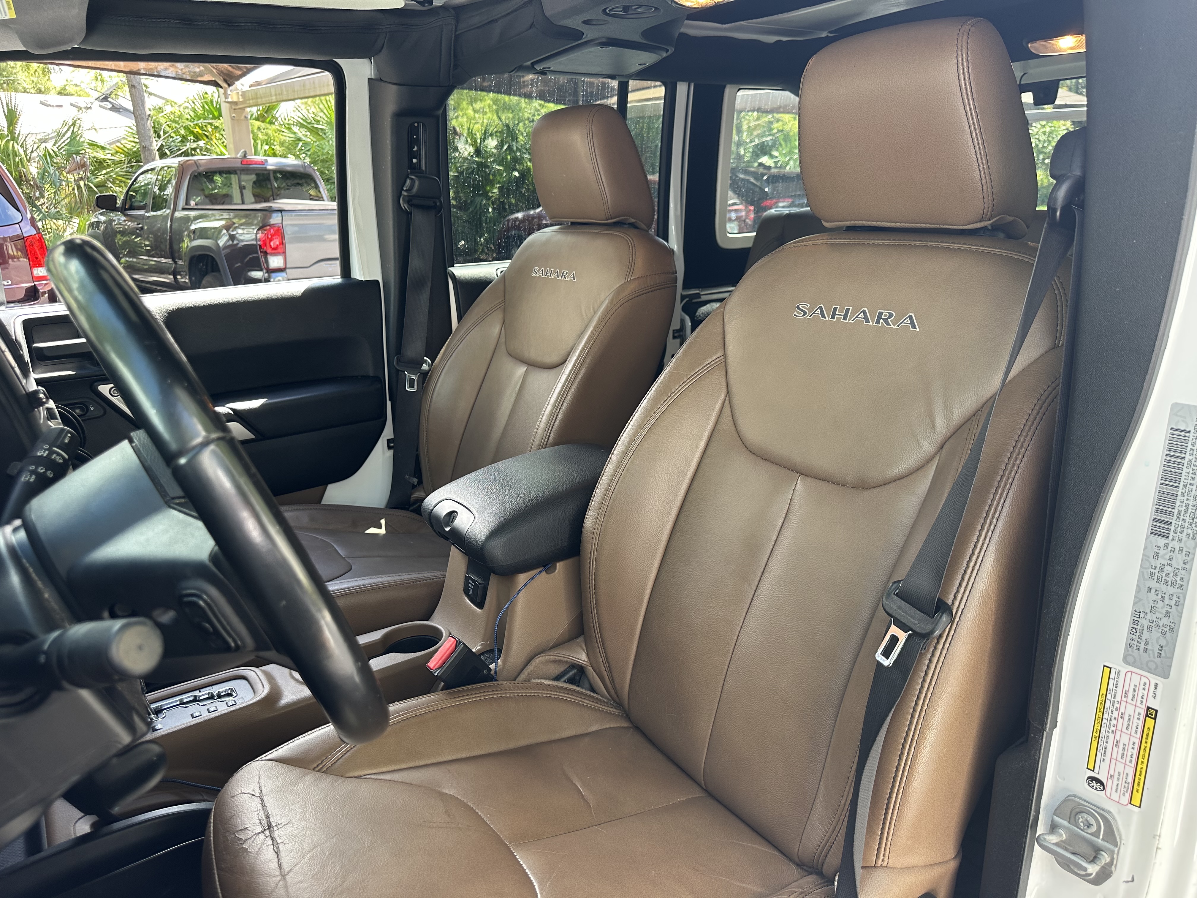 Used 2018 Jeep Wrangler Unlimited Sahara w/ Max Tow Package AWD/4WD image 11