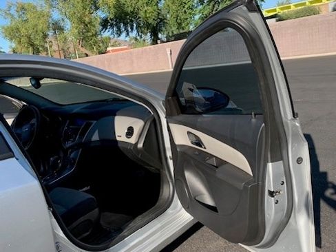 Used 2016 Chevrolet Cruze LS image 21