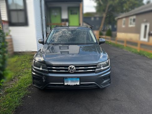 Used 2018 Volkswagen Tiguan SE w/ Panoramic Sunroof Package AWD/4WD image 1
