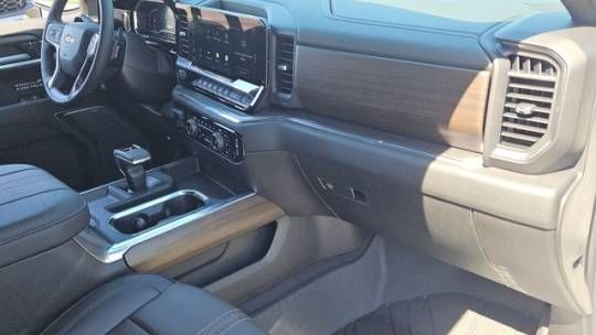 Used 2024 Chevrolet Silverado 1500 High Country w/ High Country Premium Package AWD/4WD image 25