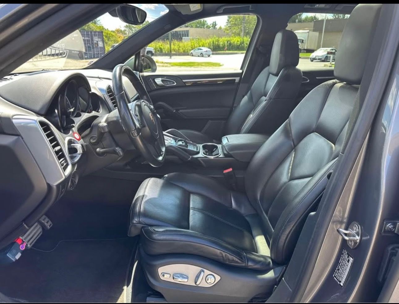 Used 2014 Porsche Cayenne S AWD/4WD image 5