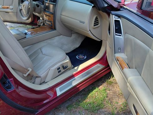 Used 2007 Cadillac XLR image 4