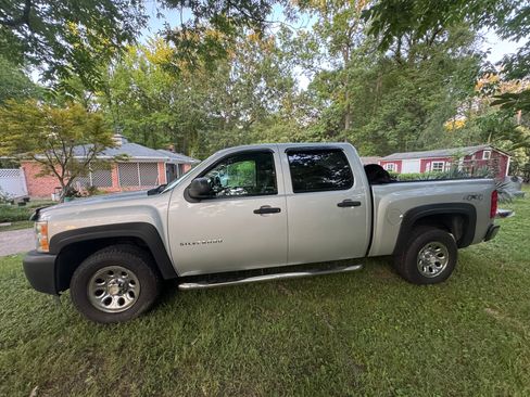Used 2013 Chevrolet Silverado 1500 W/T AWD/4WD image 5