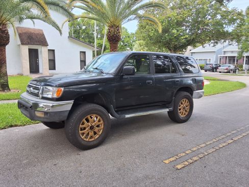 Used 1999 Toyota 4Runner SR5 RWD image 5