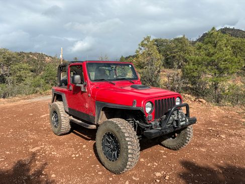 Used 2005 Jeep Wrangler Sport w/ Security Group AWD/4WD image 2