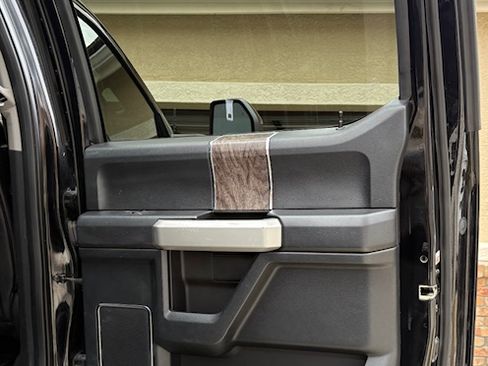 Used 2018 Ford F250 Lariat w/ Lariat Ultimate Package image 22