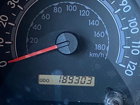 Used 2011 Toyota Tundra 4x4 CrewMax w/ Tow Pkg image 2