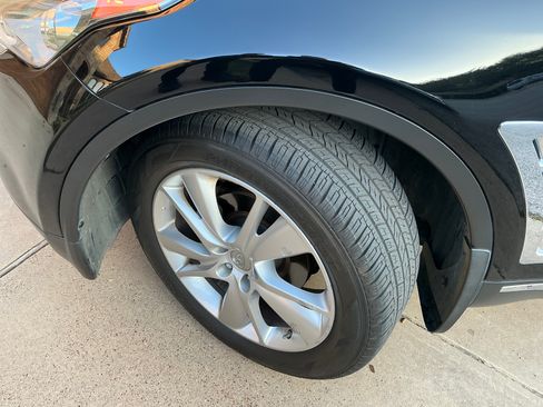 Used 2016 INFINITI QX70 3.7 w/ Premium Package image 6