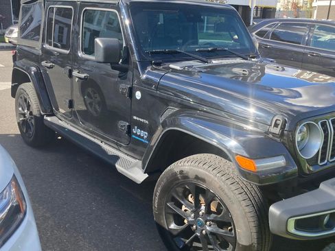 Used 2024 Jeep Wrangler Unlimited Sahara w/ Dual Top Group image 2