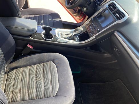 Used 2016 Ford Fusion SE image 12