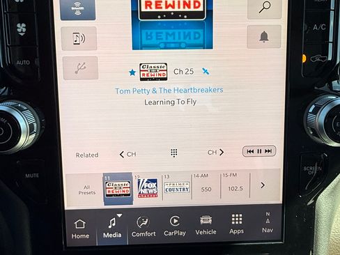 Used 2025 RAM 3500 Laramie image 12