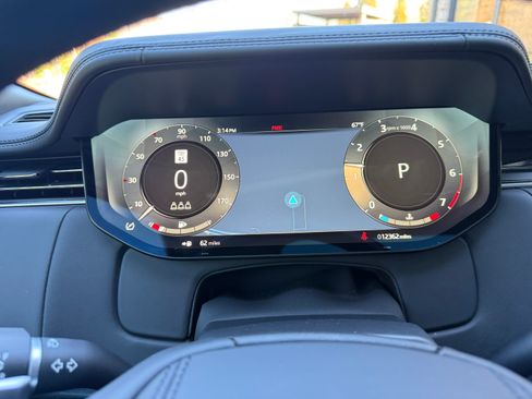 Used 2023 Land Rover Range Rover First Edition image 6