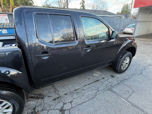 Used 2019 Nissan Frontier SV w/ Value Truck Package image 9