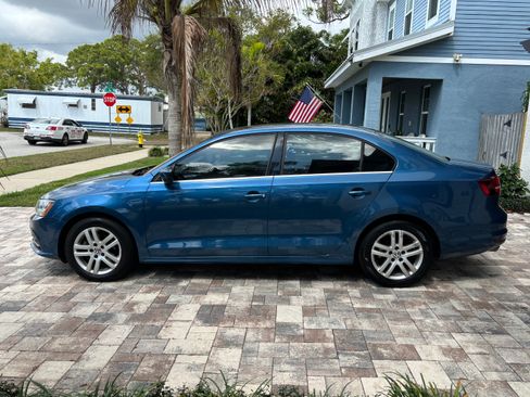 Used 2017 Volkswagen Jetta S image 4