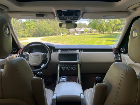 Used 2017 Land Rover Range Rover Long Wheelbase Supercharged image 5