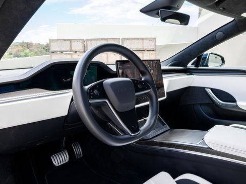 Used 2024 Tesla Model S Plaid AWD/4WD image 16