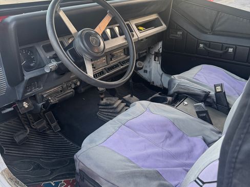 Used 1994 Jeep Wrangler Sport S image 10