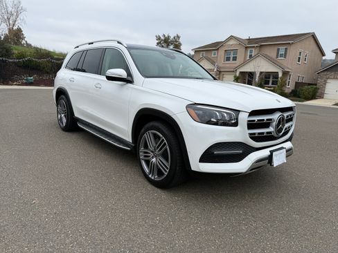 Used 2021 Mercedes-Benz GLS 450 4MATIC image 4