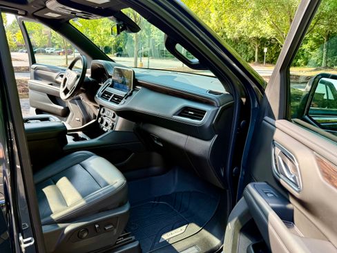 Used 2021 Chevrolet Tahoe LT w/ LT Signature Package AWD/4WD image 18