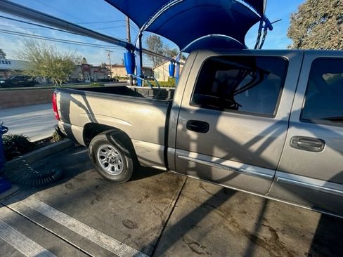 Used 2006 GMC Sierra 1500 SL image 11