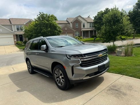 Used 2024 Chevrolet Tahoe LT w/ Luxury Package AWD/4WD image 4