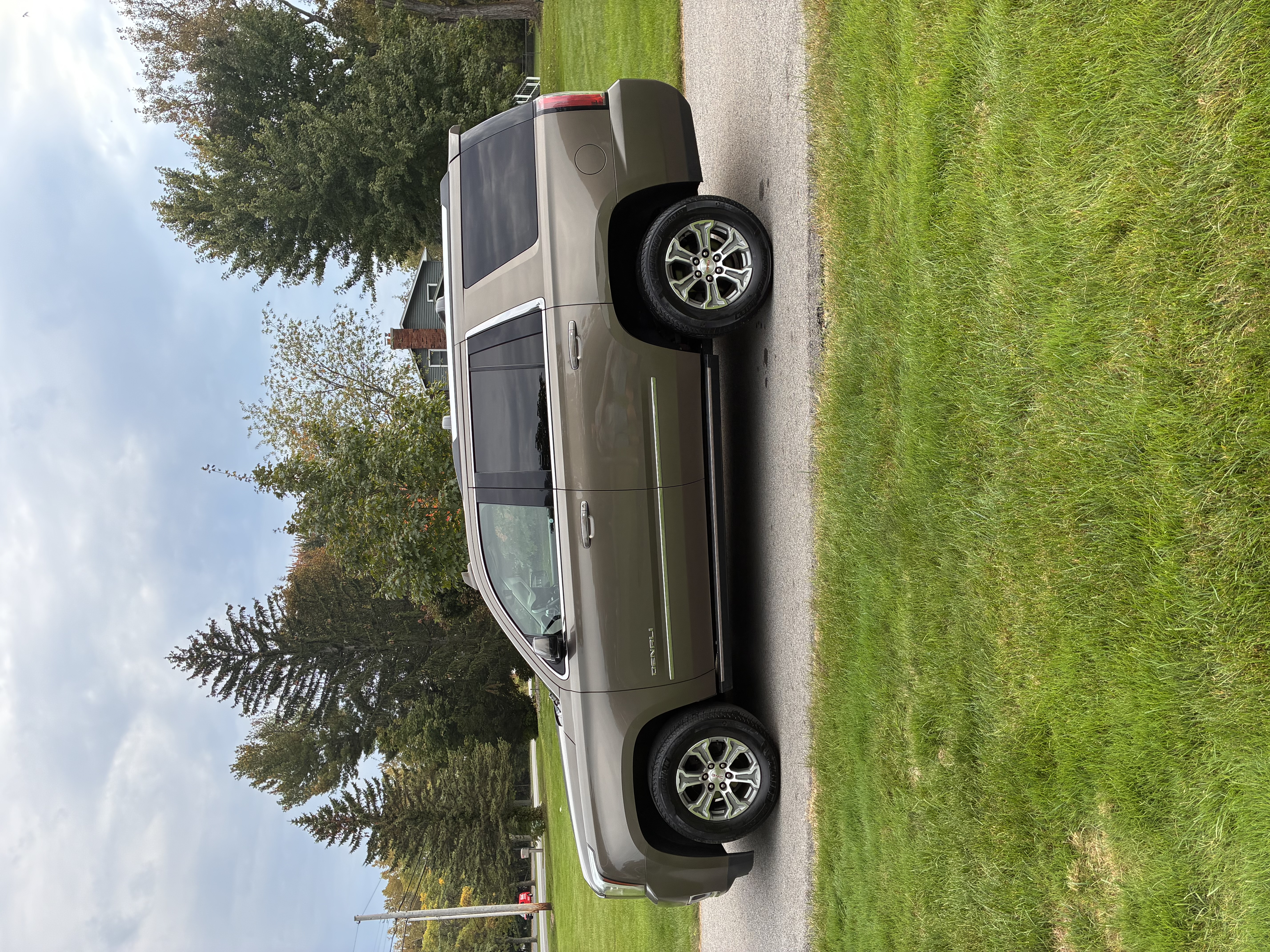 Used 2016 GMC Yukon Denali w/ Open Road Package AWD/4WD image 4