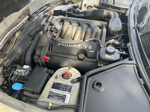 Used 2001 Jaguar XK8 Convertible image 10