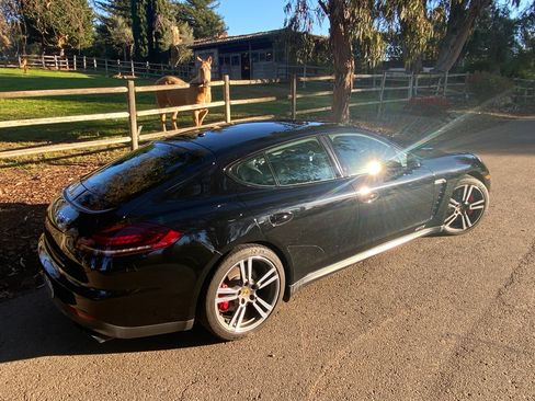 Used 2015 Porsche Panamera GTS image 2