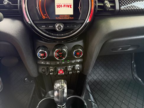 Used 2018 MINI Cooper S image 14