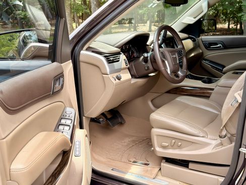 Used 2015 GMC Yukon SLT RWD image 2