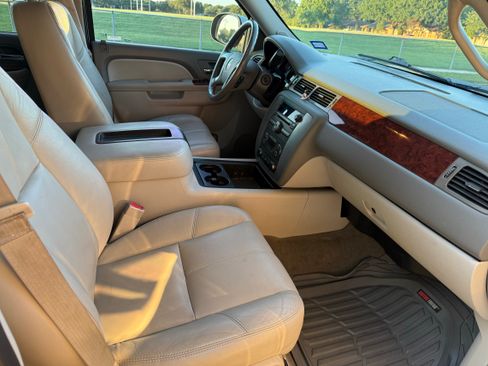 Used 2013 GMC Yukon XL SLT RWD image 9