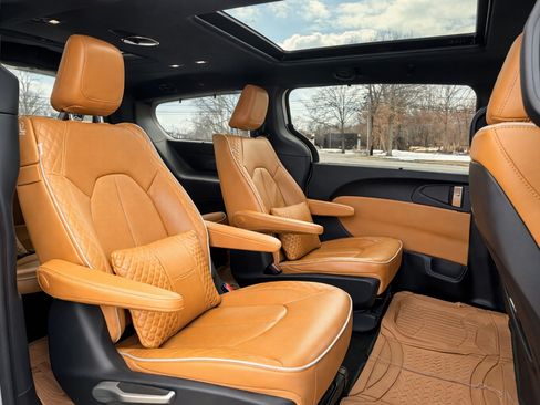 Used 2021 Chrysler Pacifica Pinnacle image 20