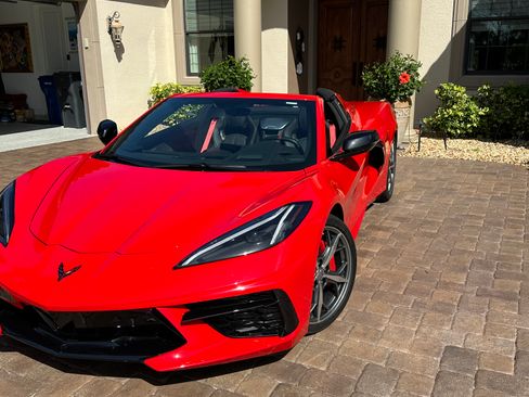 Used 2021 Chevrolet Corvette Stingray Premium Conv w/ Battery Protection Package image 2