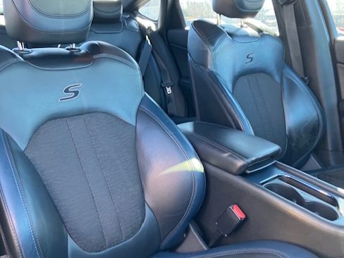 Used 2015 Chrysler 200 S w/ Navigation & Sound Group I image 14