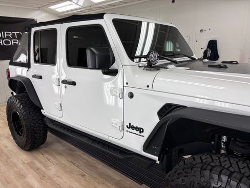 Used 2024 Jeep Wrangler Unlimited Sport AWD/4WD image 2