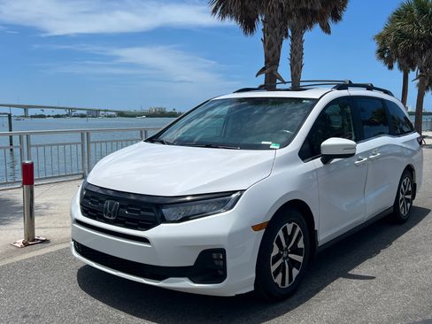 Used 2026 Honda Odyssey EX-L image 4