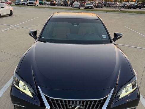Used 2022 Lexus ES 350 w/ Premium Package FWD image 10