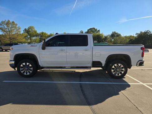 Used 2025 Chevrolet Silverado 2500 LT w/ Safety Package image 8