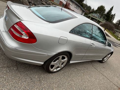 Used 2005 Mercedes-Benz CLK 500 Coupe image 5